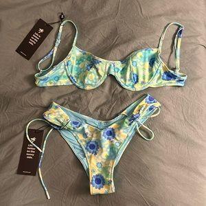 NWT Blackbough Bikini Set